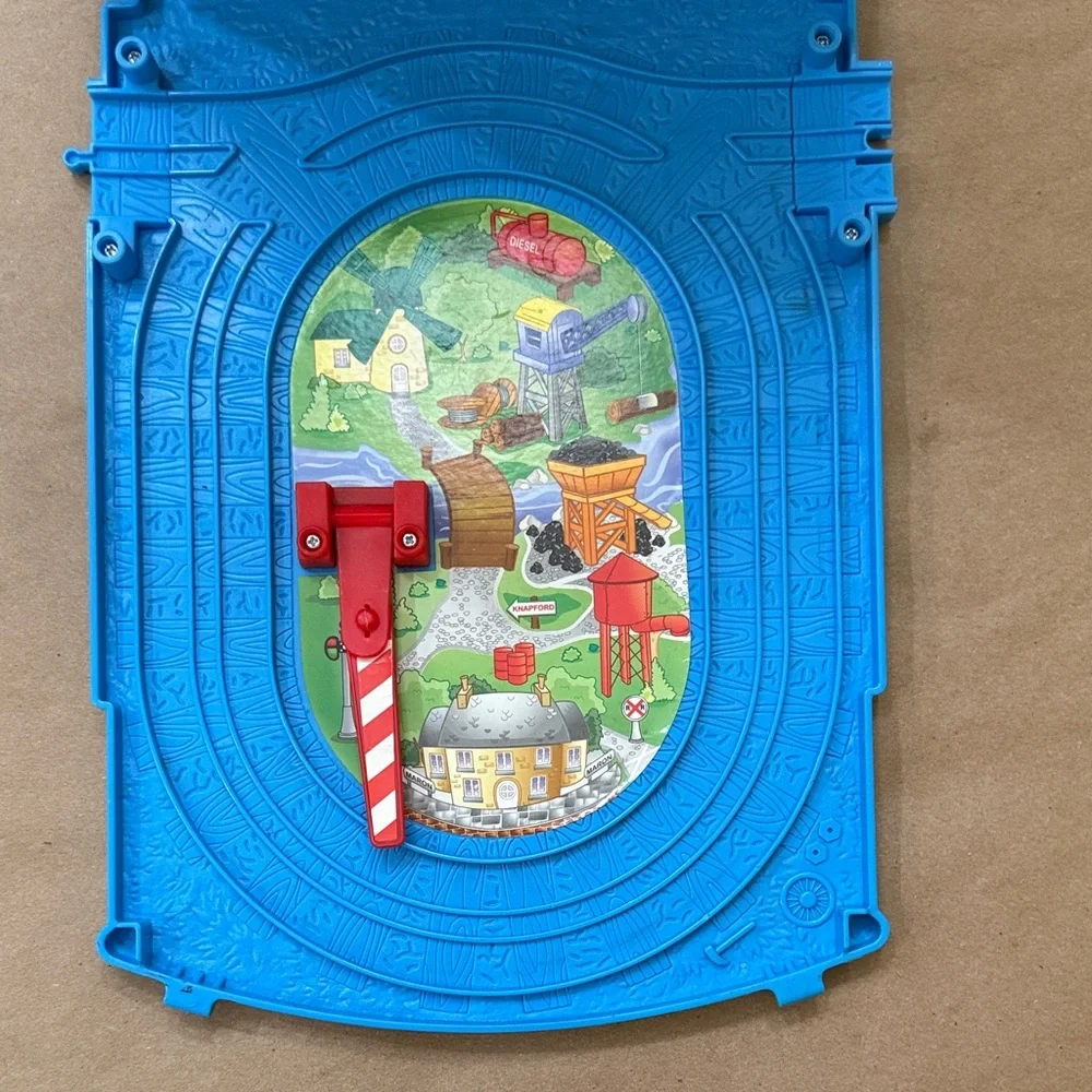 Thomas & Friends Take-n-Play Tote-A-Train Storage Case with 4 Toy Trains
